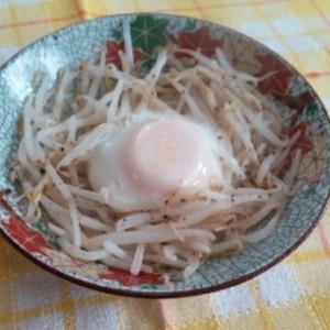 レンジで簡単！もやしのすごもり卵